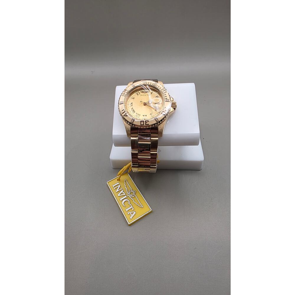 Invicta Pro Diver Diamond Edition, 0.06 Carat, Gold Tone  Men's 40mm watch